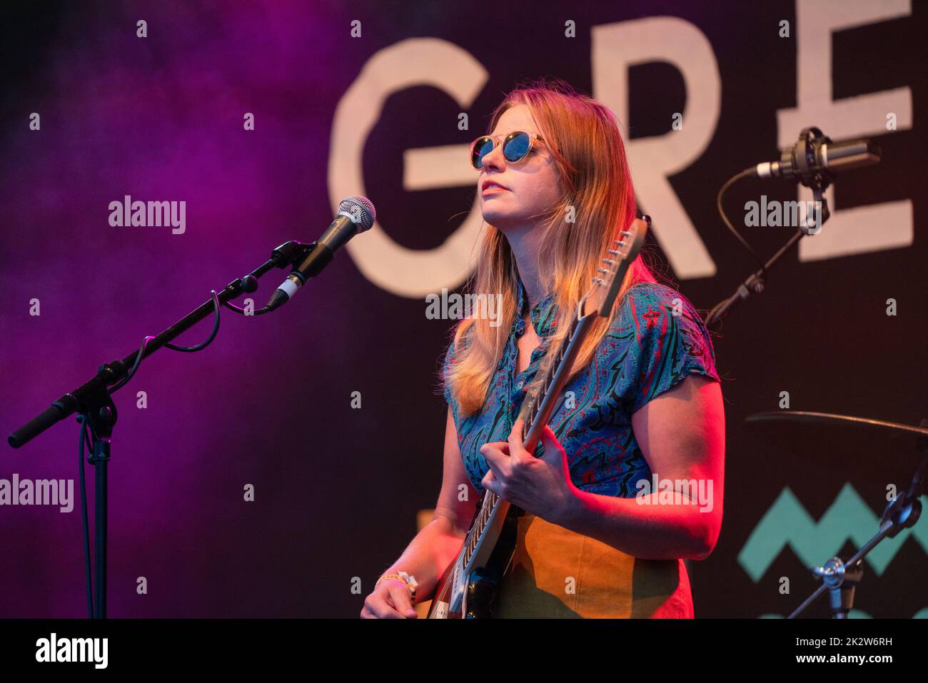 Ash Reiter de Sugar Candy Mountain joue The Walled Garden Stage au Green Man Festival 2022 au pays de Galles, Royaume-Uni, août 2022. Photo : Rob Watkins/Alamy Banque D'Images