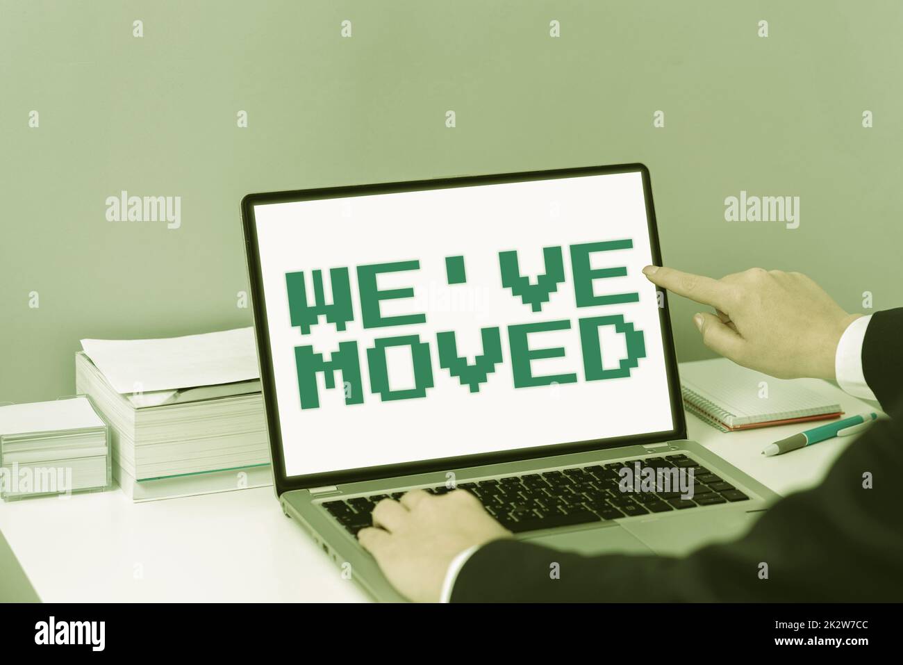 Le texte d'écriture a été déplacé. Concept d'entreprise vivre à partir d'un autre pays, identique ou différent -47545 Banque D'Images