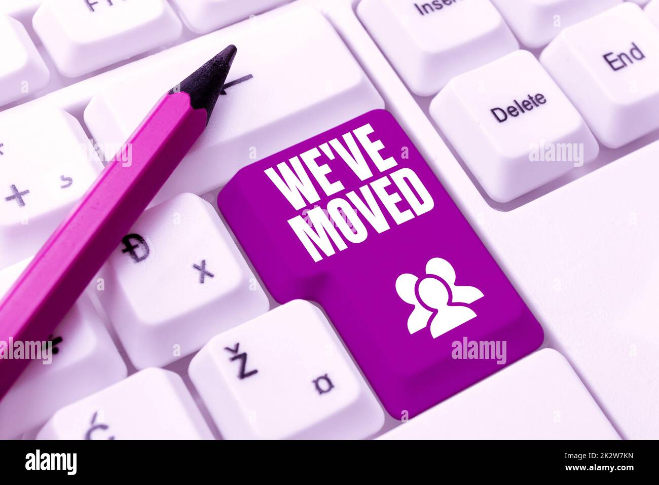 Le texte d'écriture a été déplacé. Concept Internet vivre à partir d'un lieu un autre pays identique ou différent -48884 Banque D'Images