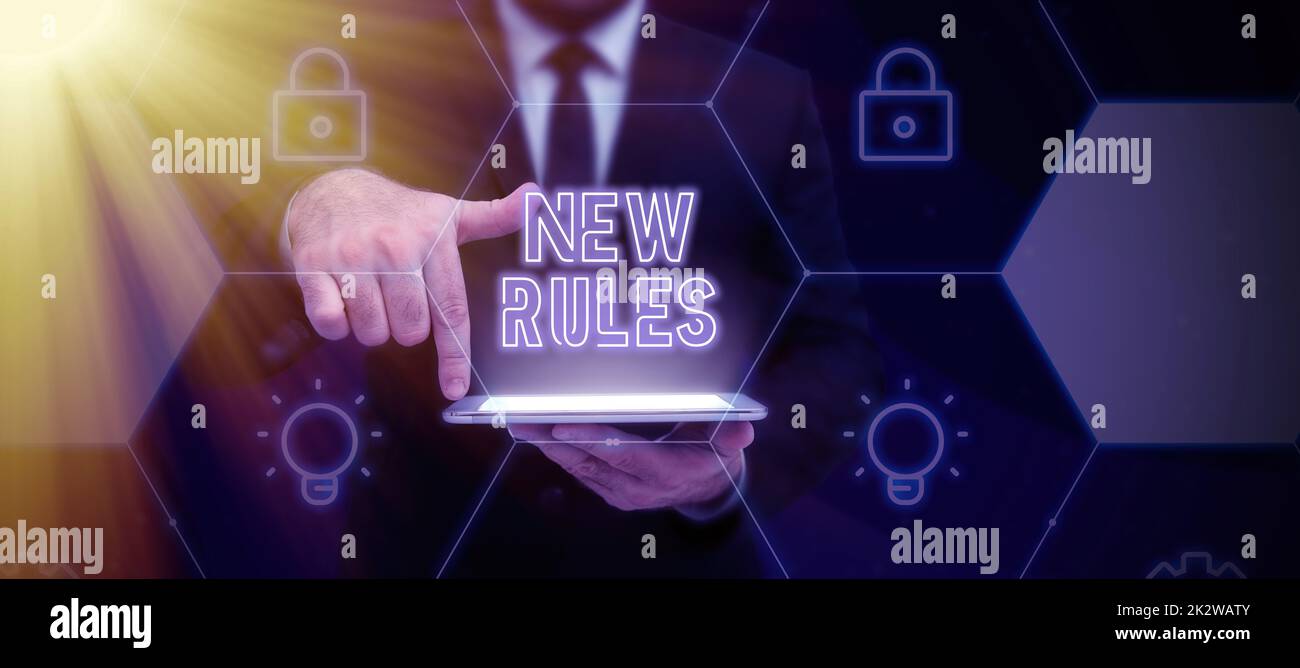 Inspiration montrant le signe nouvelles règles. Mot pour Un état de changer une politique iplemented pour une meilleure mise à niveau gentleman en costume escalade Staris courir vers l'avant succès atteindre des objectifs. Banque D'Images