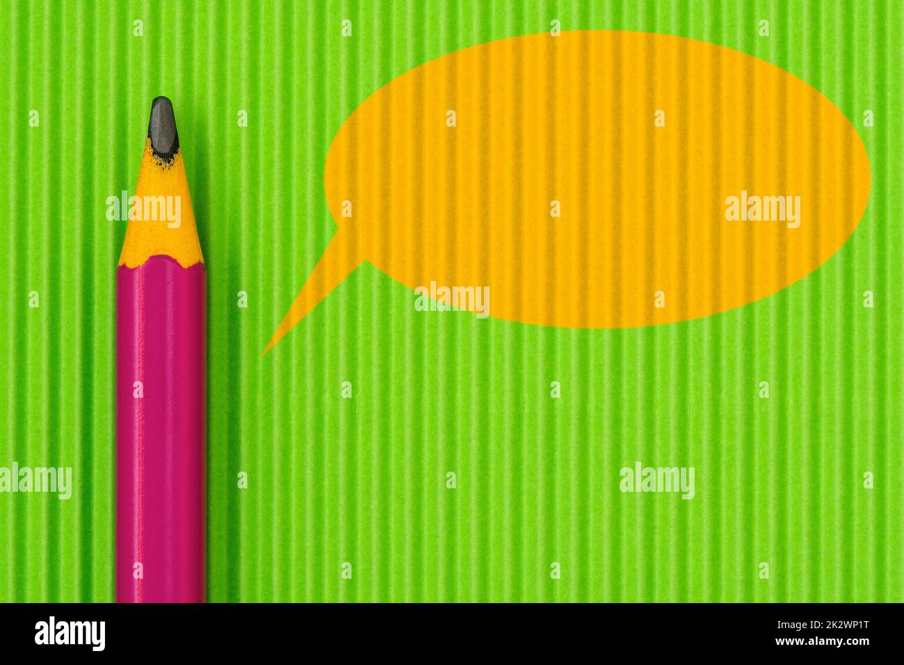 Crayon violet avec bulle vocale Banque D'Images