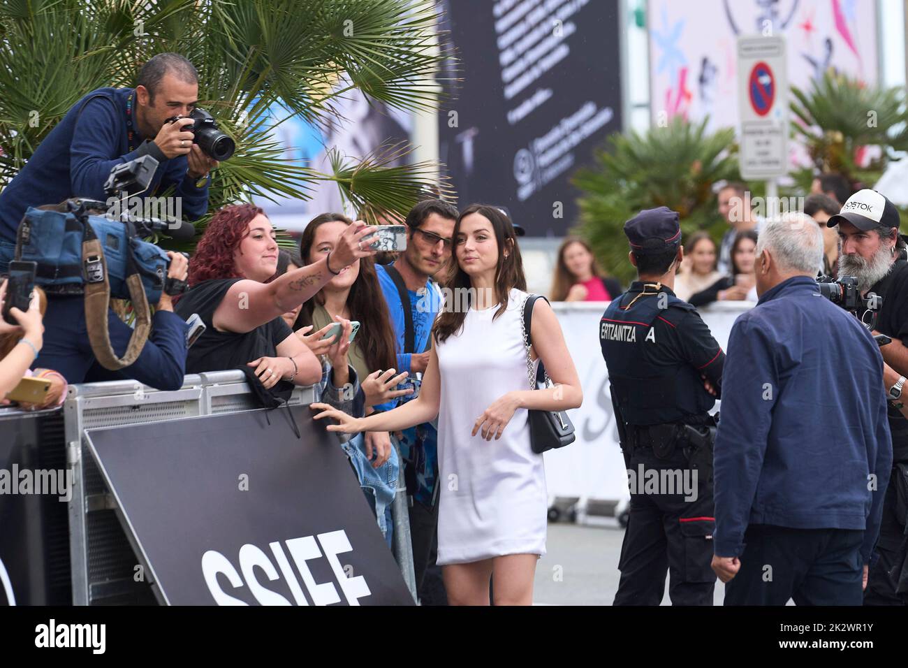 23 septembre 2022, Madrid, Madrid, Espagne: Ana de Armas arrive à l'Hôtel Maria Cristina pendant 70th Festival International du film de Saint-Sébastien sur 23 septembre 2022 à Donostia / San Sebastian, Espagne (image de crédit: © Jack Abuin/ZUMA Press Wire) Banque D'Images