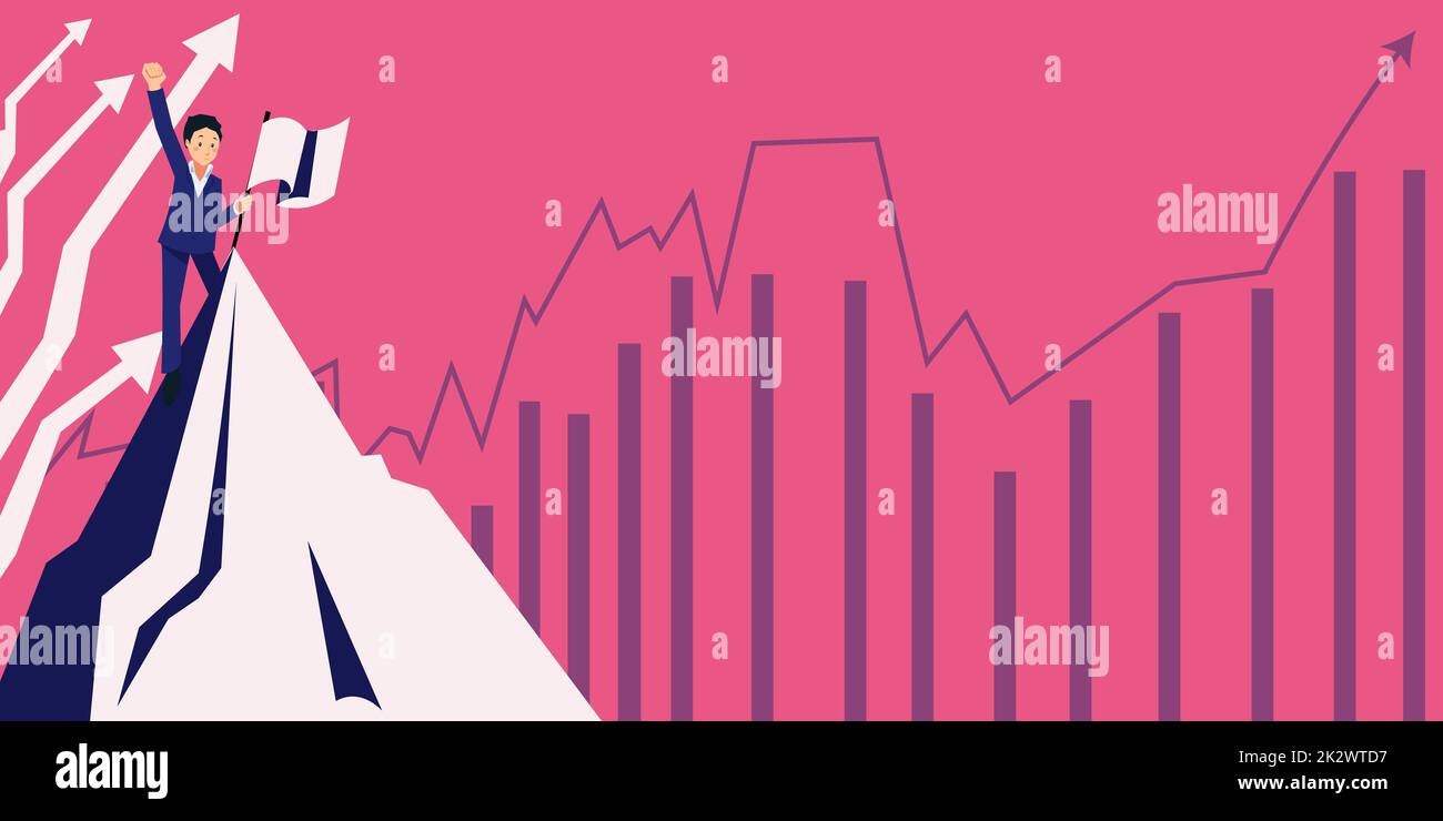 Un homme qui se tient debout sur Top Hill et qui montre le succès.Gentleman se dresse au-dessus du bras de montagne soulevé nuages Afficher l'accomplissement. Banque D'Images