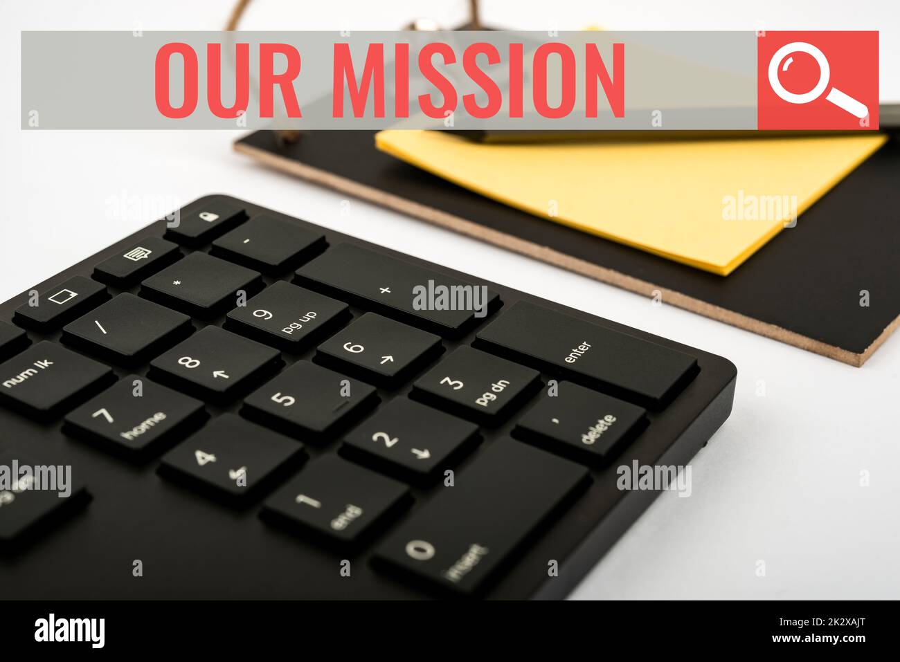 Affiche textuelle montrant notre mission. Tâches conceptuelles de photo ou de programme nous avons besoin des faire droit dans l'ordre succès ordinateur clavier et Symbol.support d'information pour la communication. Banque D'Images