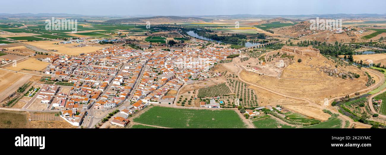 Vue aérienne de Medellin, une municipalité espagnole de la province de Badajoz, Estrémadure. Espagne Banque D'Images