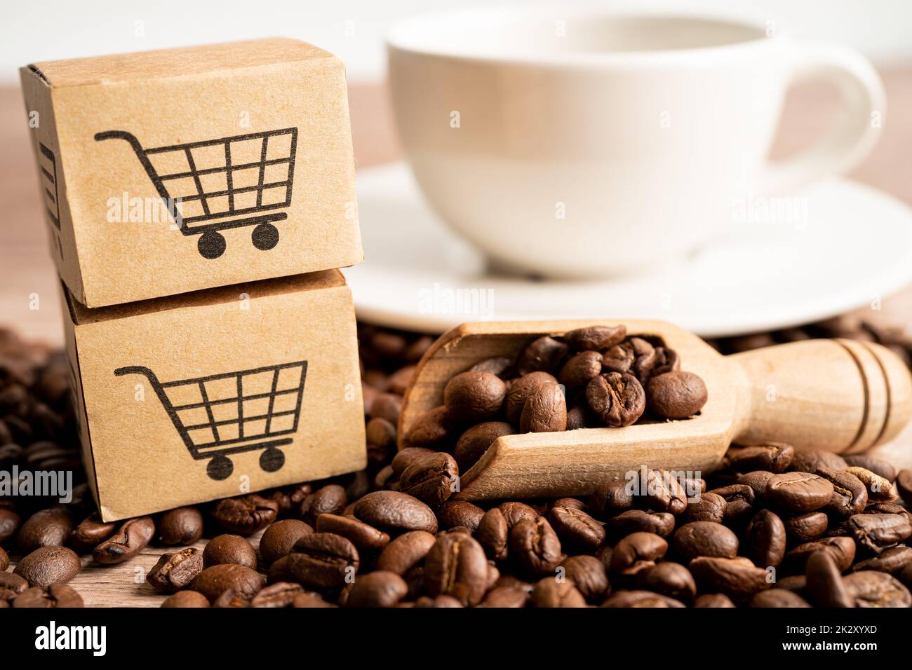 Boîte avec le symbole du logo du panier sur les grains de café, Import Export Shopping en ligne ou le service de livraison du magasin de commerce électronique expédition de produits, commerce, concept de fournisseur. Banque D'Images