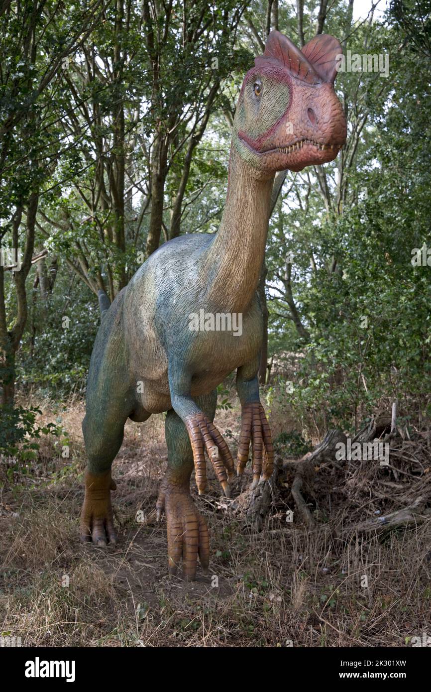 Le modèle LifeSize de Dilosaurus avec deux crêtes osseuses sur sa tête était un dinosaure de