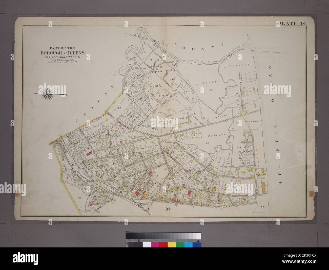 Cartographie, cartes, cartes cadastrales. 1909. Lionel Pincus et Princess Firyal Map Division. Queens (New York, N.Y.), New York (N.Y.), immeuble planche 44 : délimitée par (Banister Creek), avenue Somerset, (océan Atlantique), rue Jarvis, rue South, avenue Central, avenue Carleton, avenue Remsen, Avenue MC Neil et avenue Fenwick. Partie du quartier de Queens, Far Rockaway, quartier 5. Banque D'Images