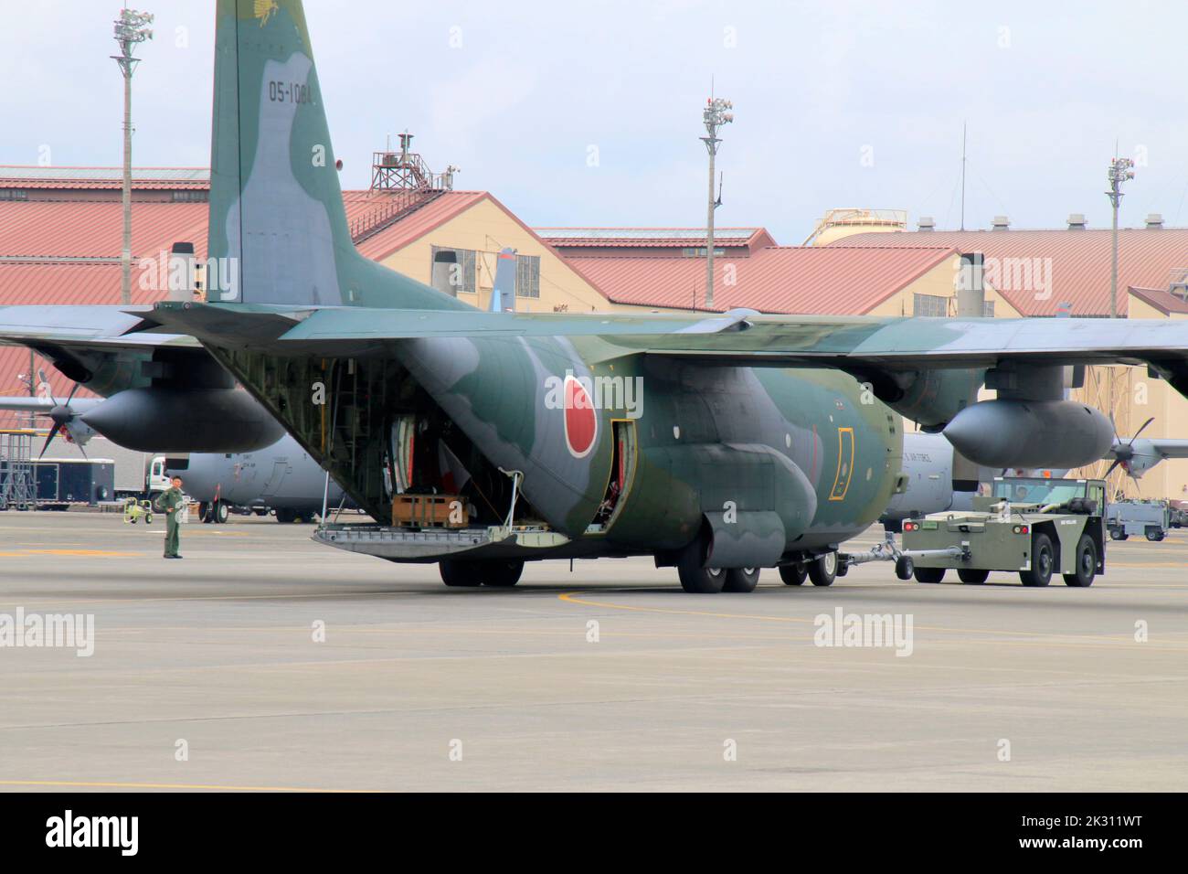 C-130 départ d'un avion de transport de JASDF Banque D'Images