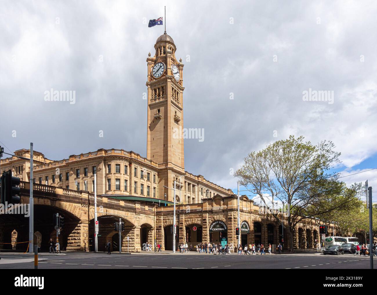 La tour de l'horloge de la gare centrale de Sydney un après-midi de printemps Banque D'Images
