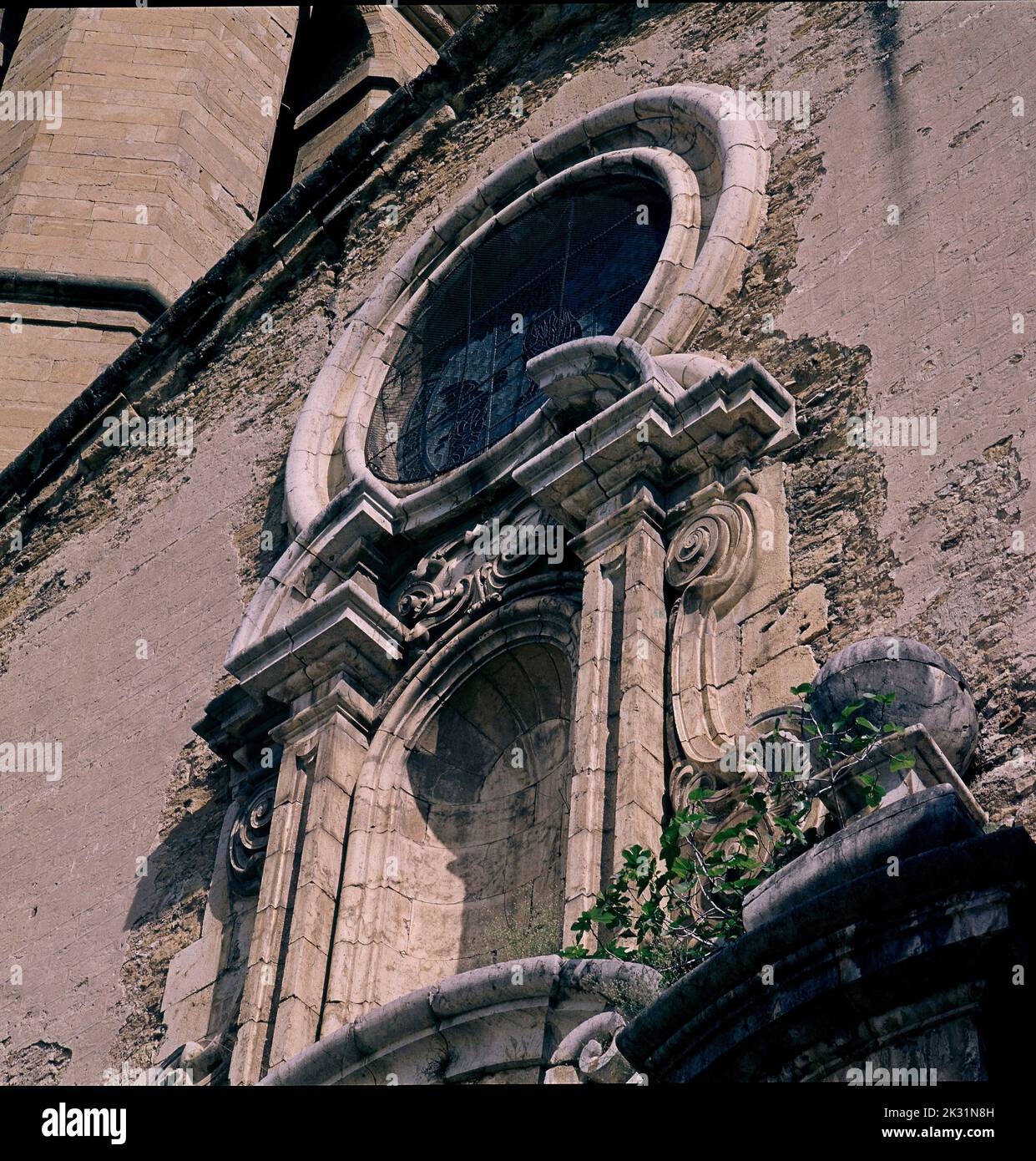 FACHADA (DETALLE). Emplacement: CATHÉDRALE-EXTÉRIEUR. GERONA. ESPAGNE. Banque D'Images