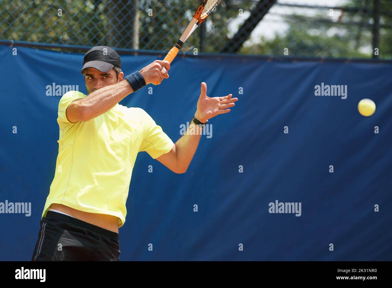 HES roi de l'argile. Un joueur de tennis masculin pendant un match. Banque D'Images