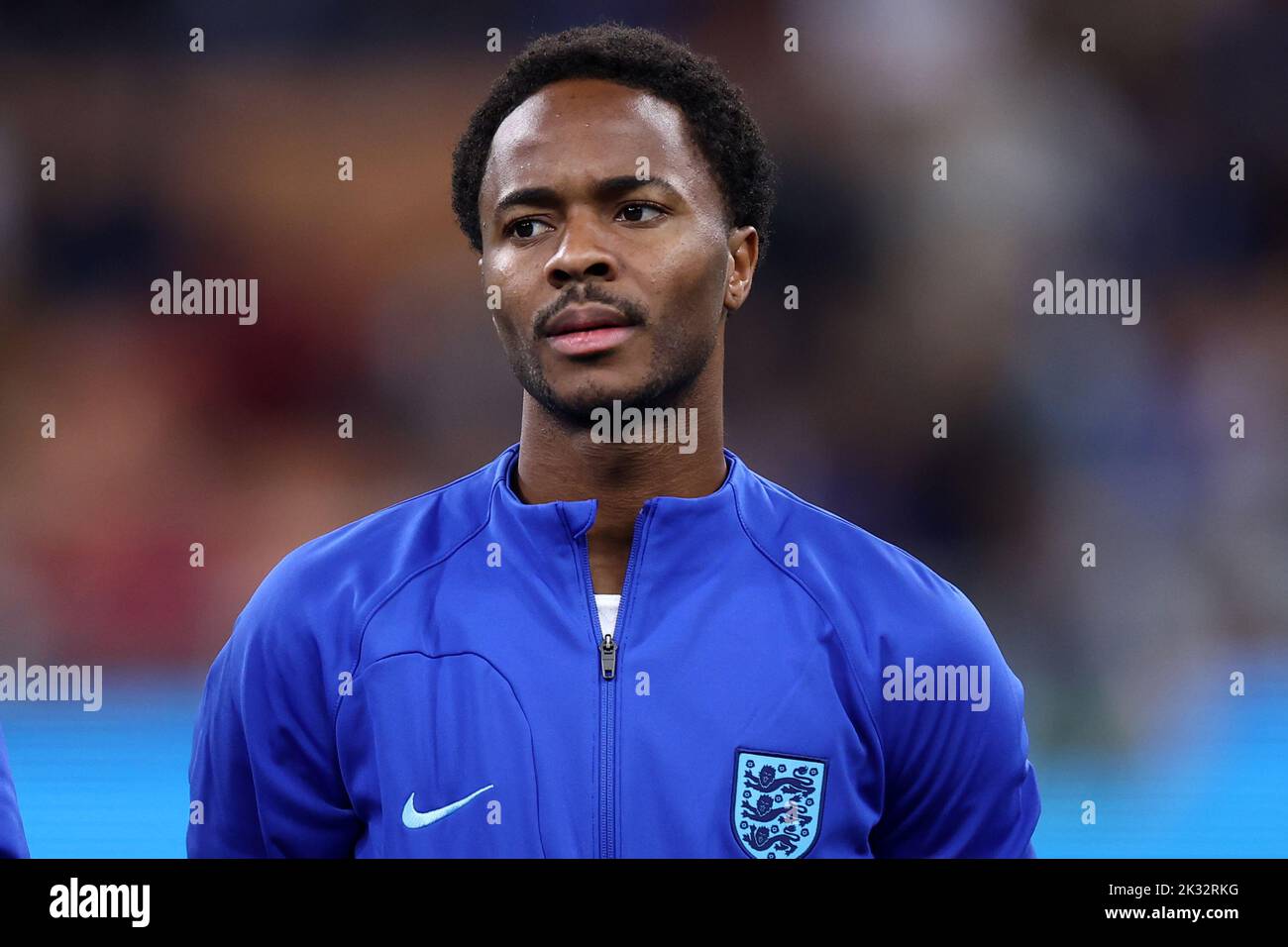 Milan, Italie. 23rd septembre 2022. Raheem Sterling, d'Angleterre, regarde pendant le match de football du groupe de l'UEFA Nations League 3 entre l'Italie et l'Angleterre à San Siro sur 23 septembre 2022 à Milan, en Italie. Credit: Marco Canoniero / Alamy Live News Banque D'Images