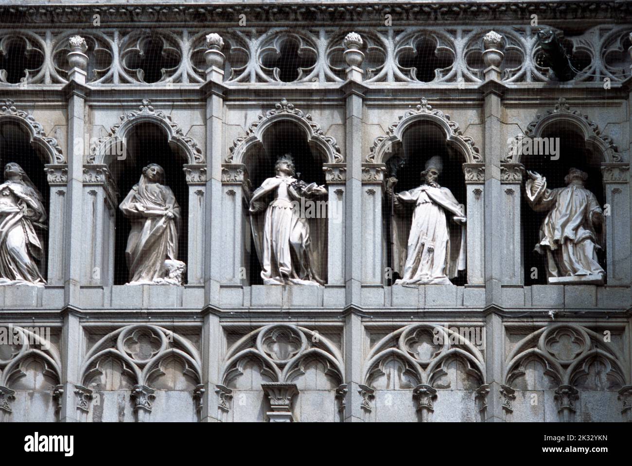 Statues sur la façade de la cathédrale de Tolède (Cathédrale primate de Sainte Marie de Tolède) Espagne Banque D'Images