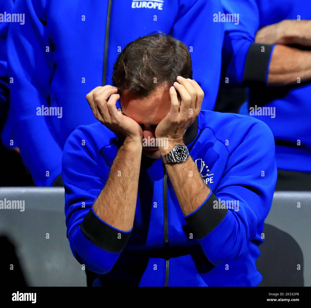 Londres, Grande-Bretagne. 24th septembre 2022. Le joueur suisse Roger Federer de Team Europe réagit à la fin de son dernier match après avoir annoncé sa retraite à la coupe du Laver à Londres, en Grande-Bretagne, le 24 septembre 2022. Crédit : Li Ying/Xinhua/Alay Live News Banque D'Images