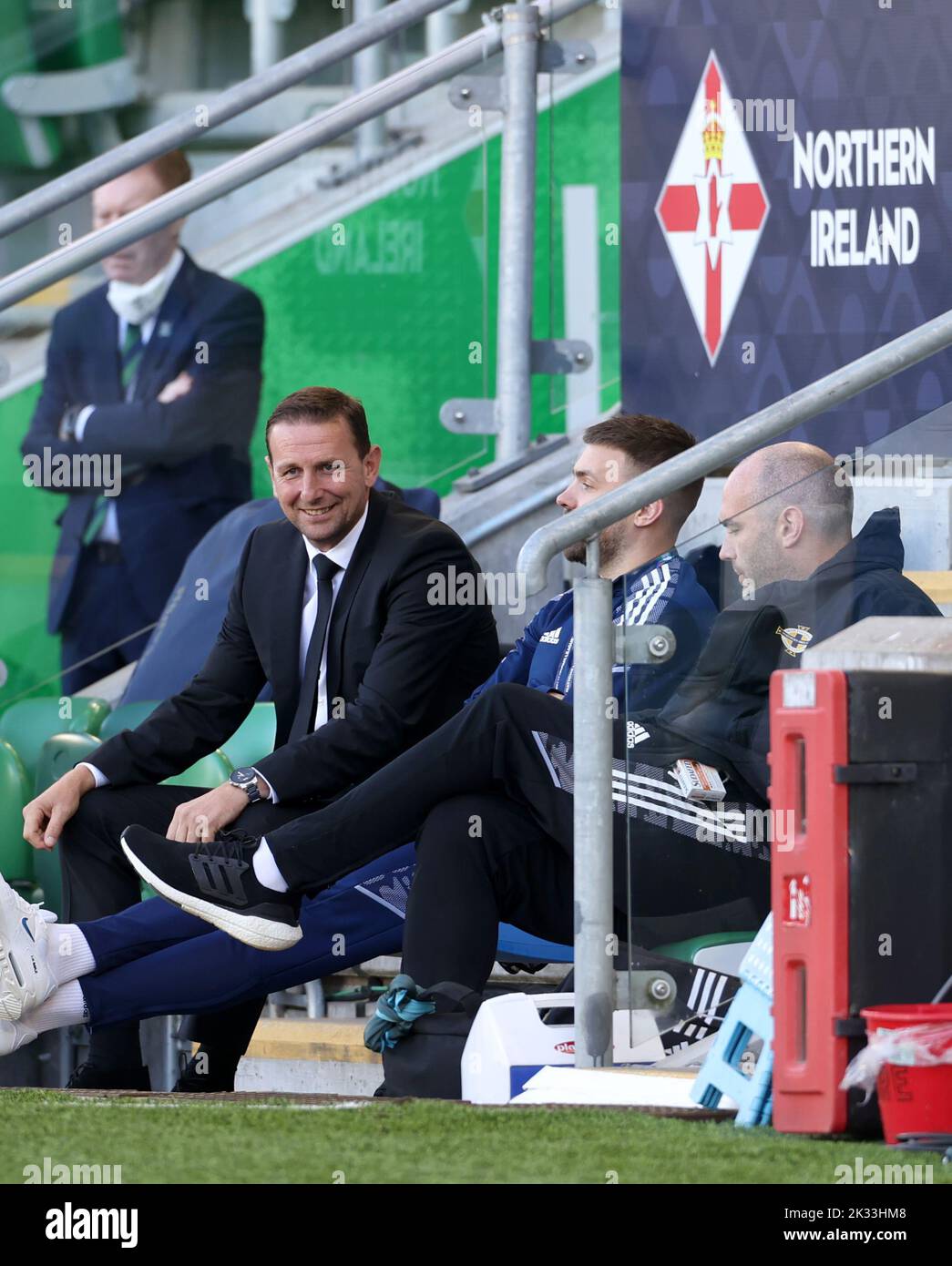 Ian Baraclough, directeur de l'Irlande du Nord (à gauche), avant le match du groupe J de l'UEFA Nations League à Windsor Park, Belfast. Date de la photo: Samedi 24 septembre 2022. Banque D'Images