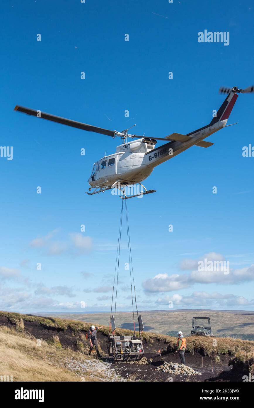 Heli-Lift Services hélicoptère G-BIGB impliqué dans des travaux de restauration de tourbières à Fountains est tombé dans le parc national de Yorkshire Dales 23rd septembre 2022 Banque D'Images