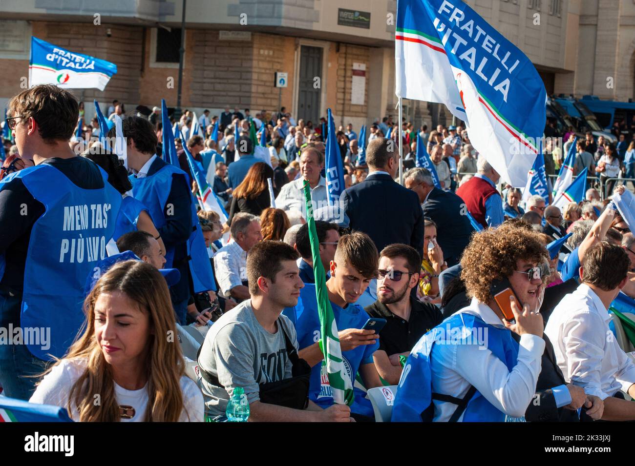 Rome, Italie 22/09/2022: 'Insieme per Italia', clôture de la campagne électorale de la coalition de droite pour l'élection générale italienne. Piazza del Popolo. © Andrea Sabbadini Banque D'Images