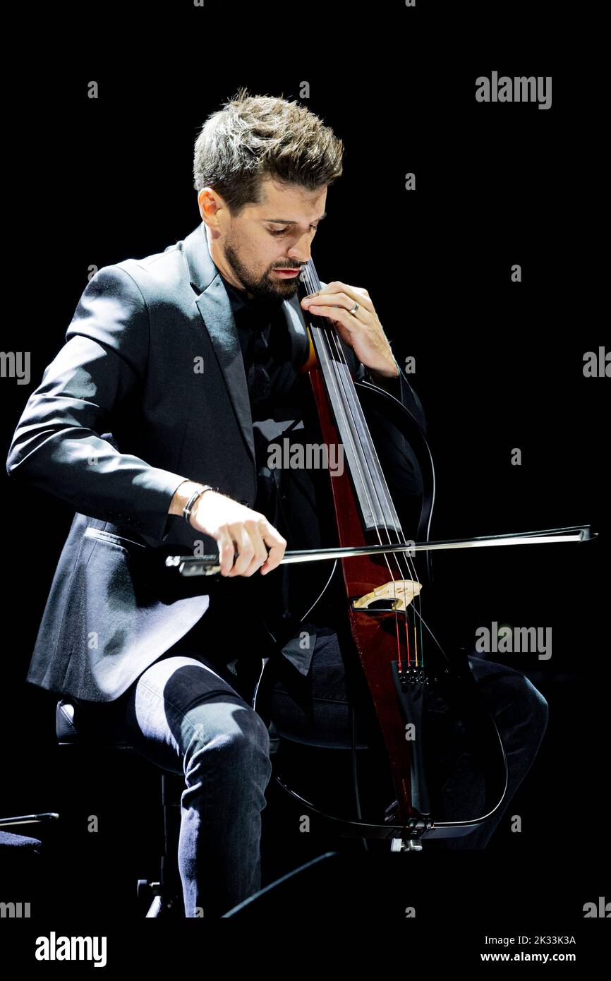 Vérone Italie 22 septembre 2022 2Cellos - Stjepan Hauser et Luka Šulić la visite finale - Live at Arena di Verona © Andrea Ripamonti / Alay Banque D'Images