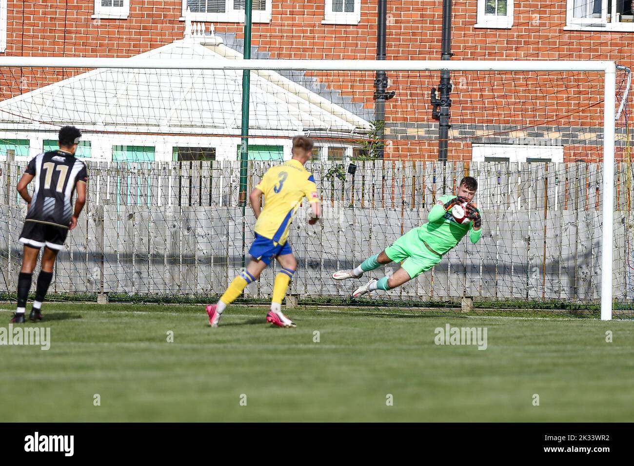 Ryan Catterick, de Marske United, fait une économie tardive pour garder la tête lors du match de la première division de la Ligue du Nord entre Marske United et Stafford Rangers au All Stadium, Marske-by-the-Sea, le samedi 24th septembre 2022. (Crédit : Harry Cook | INFORMATIONS MI) crédit : INFORMATIONS MI et sport /Actualités Alay Live Banque D'Images