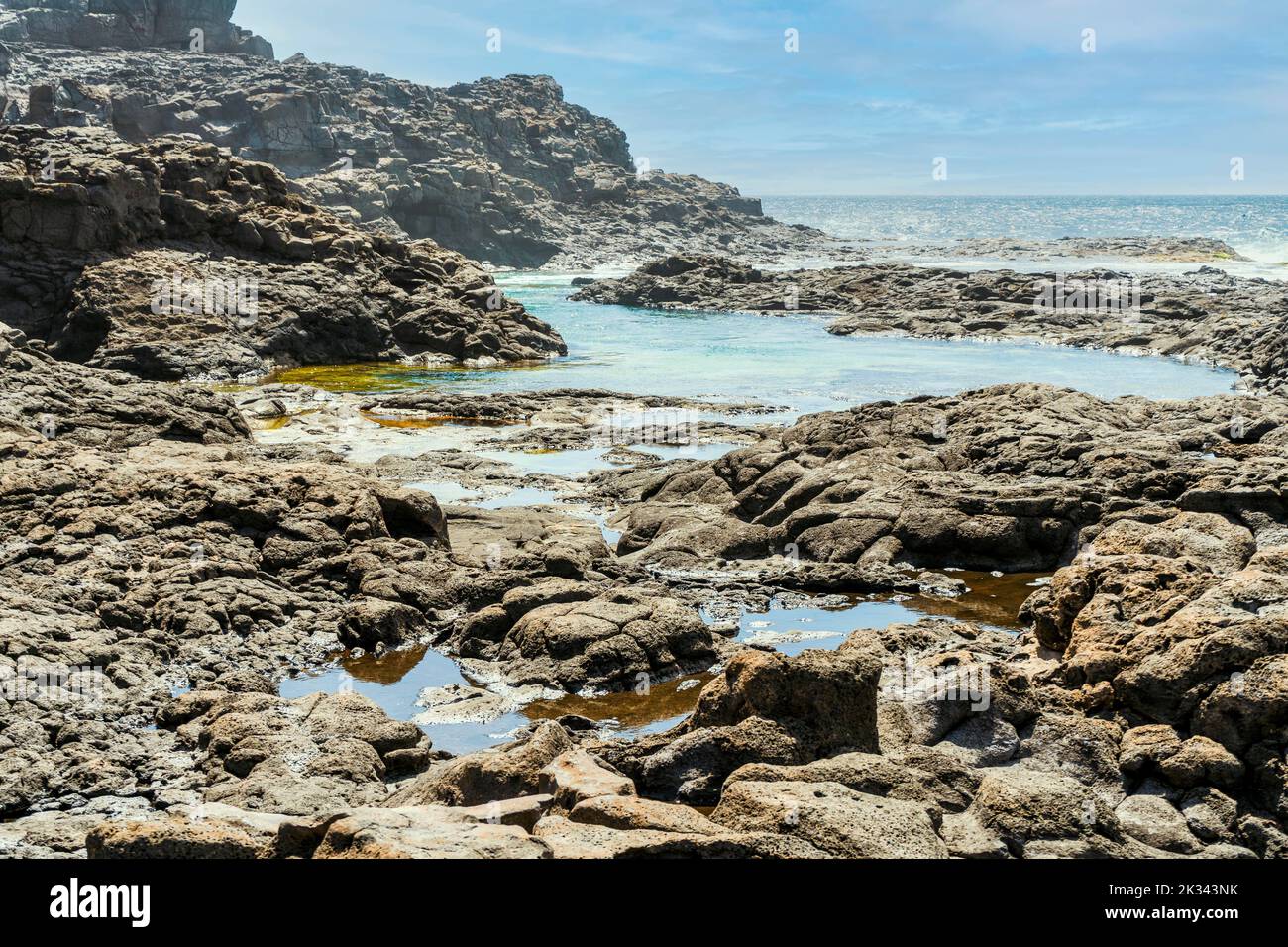 Piscines naturelles Charcones aux algues vertes à Lanzarote, îles Canaries, Espagne Banque D'Images