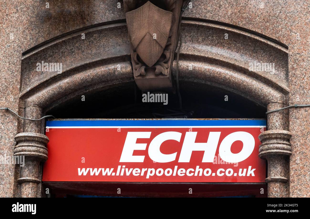 Signe publicitaire The Liverpool Echo, un journal qui couvre Liverpool et Merseyside Banque D'Images