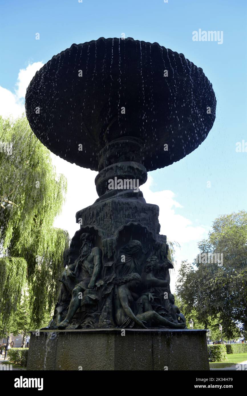 Stockholm, Suède, septembre 2022 : fontaine Molins située dans le parc King's Garden. Banque D'Images