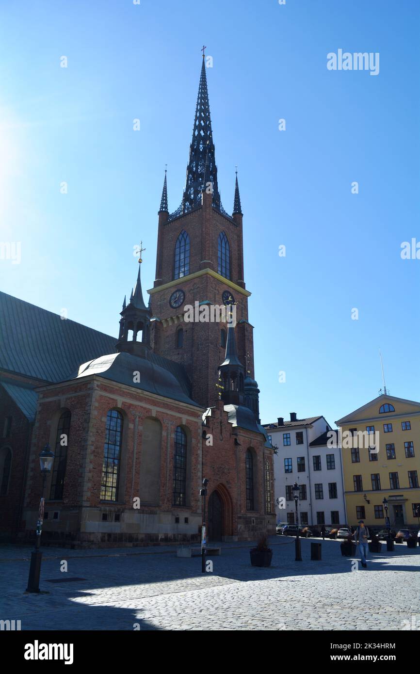 Stockholm, Suède, septembre 2022 : extérieur de l'ancienne église Riddarholmen, qui sert de lieu de repos final à la plupart des monarques suédois. Banque D'Images