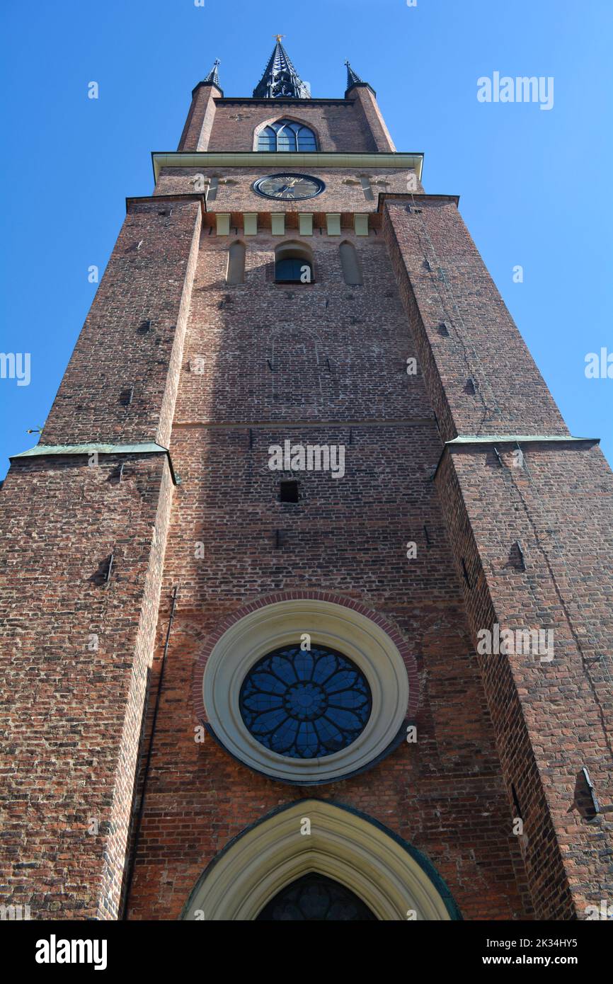Stockholm, Suède, septembre 2022 : extérieur de l'ancienne église Riddarholmen, qui sert de lieu de repos final à la plupart des monarques suédois. Banque D'Images