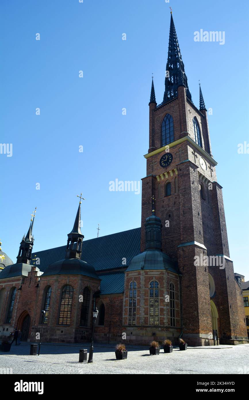 Stockholm, Suède, septembre 2022 : extérieur de l'ancienne église Riddarholmen, qui sert de lieu de repos final à la plupart des monarques suédois. Banque D'Images