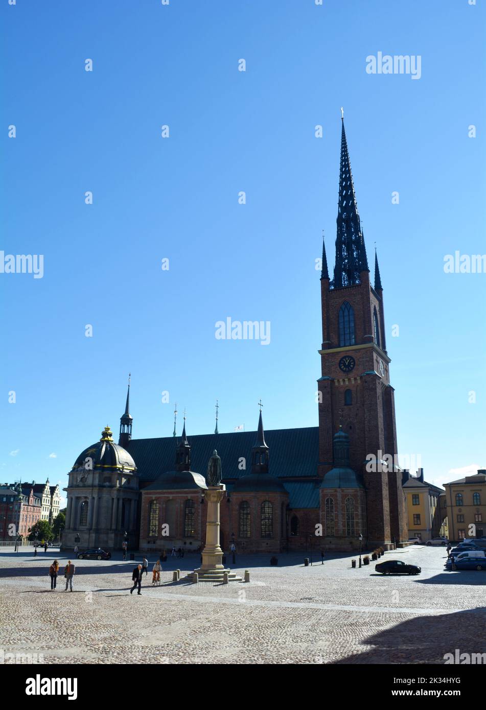Stockholm, Suède, septembre 2022 : extérieur de l'ancienne église Riddarholmen, qui sert de lieu de repos final à la plupart des monarques suédois. Banque D'Images