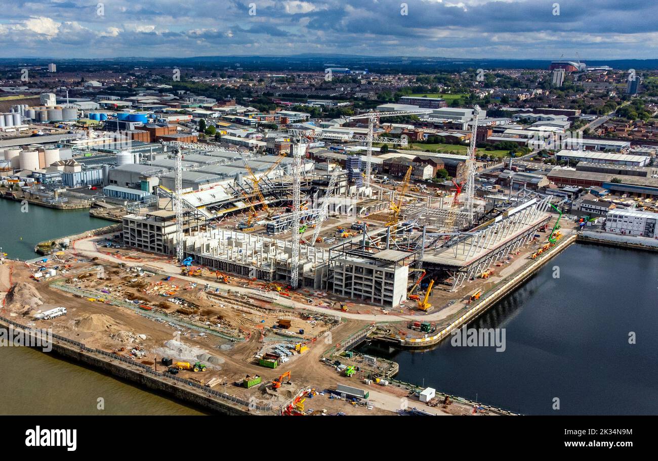 Les travaux se poursuivent sur la construction du nouveau stade du club de football d'Everton, à Bramley Moore Docks, à Liverpool. Banque D'Images