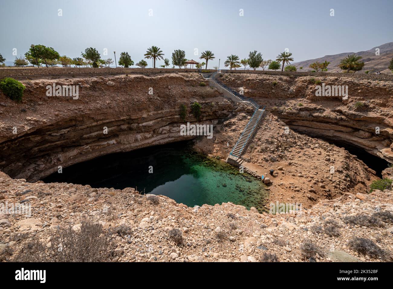 Bimmah Sinkhole (Dibab Sinkhole), Hawiyat Najam Park, Oman Banque D'Images