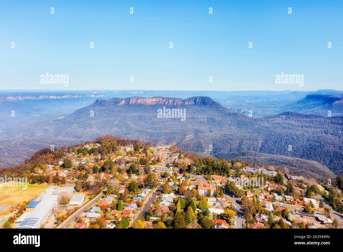 Mont Solitary dans le Grand Canyon du parc national des Blue Mountains d'Australie - paysage aérien de Katoomba. Banque D'Images