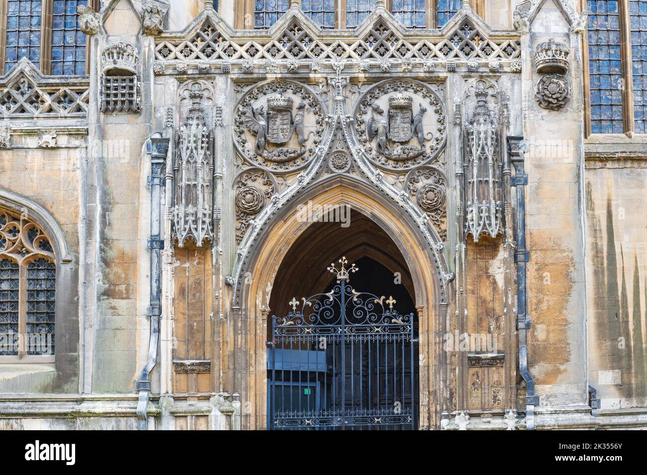 Kings College, Cambridge. Armoiries du roi Henri VII, pierres intérieures de l'extrémité ouest de la chapelle, élément sélectif Banque D'Images