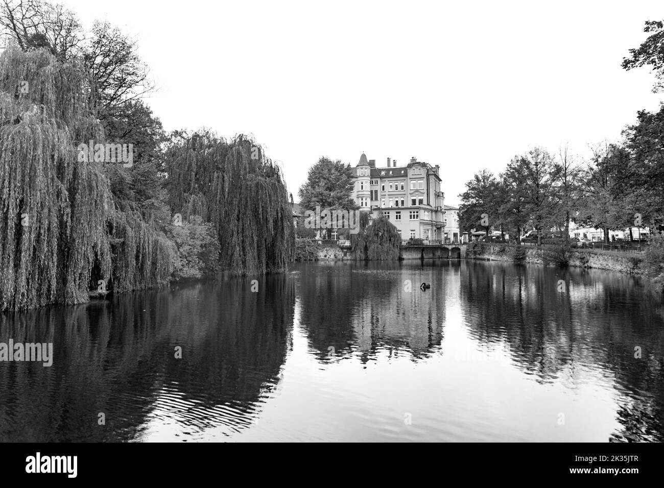 Château de detmold avec canal et reflet de l'eau, Allemagne Banque D'Images