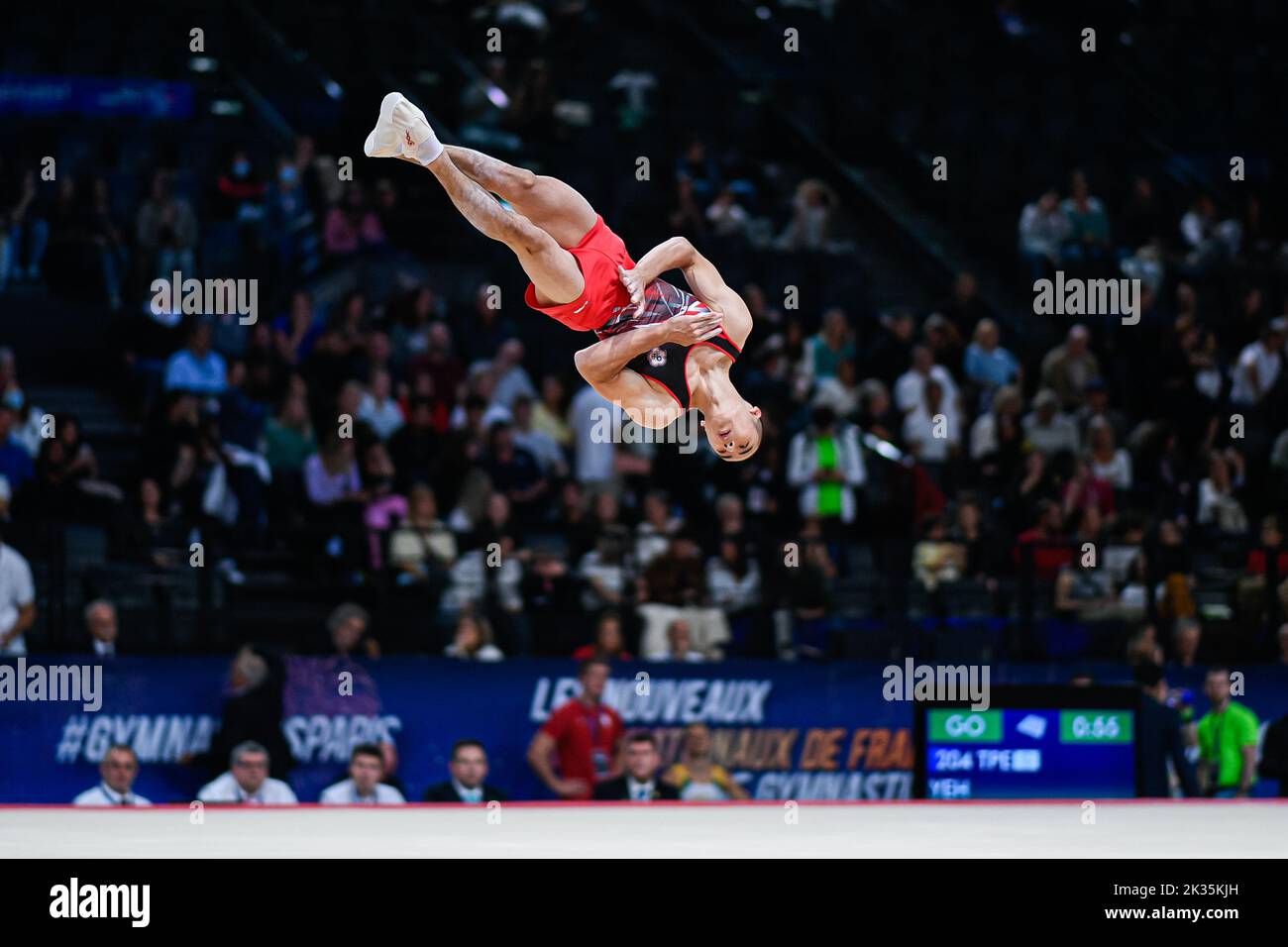 YEH Cheng de Tapei (étage masculin) lors du concours DE LA COUPE du monde DE LA FIG « internationaux de France », événement de gymnastique artistique à l'arène AccorHotels de 15 septembre 2022 à Paris, France. Banque D'Images