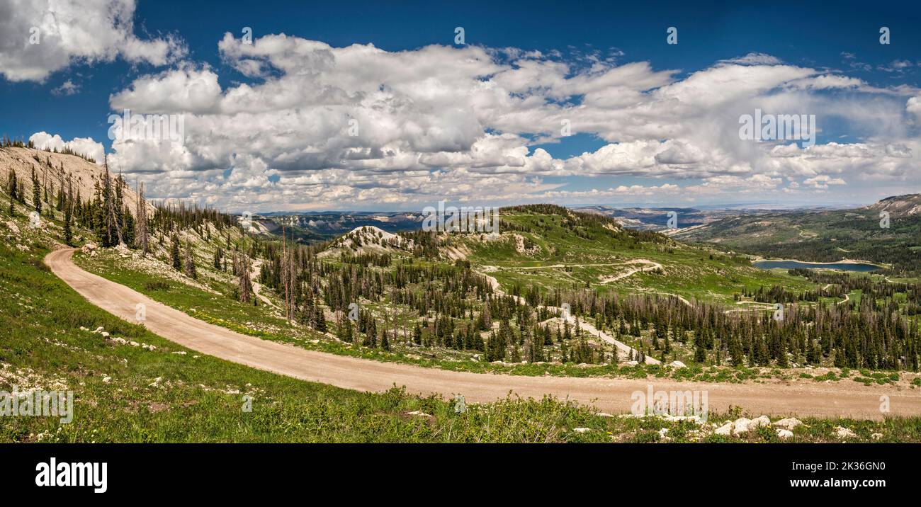 Skyline Drive I (FR 150), route vers Hightop, à côté de Skyline Drive III (FR 022), Ferron Reservoir, Wasatch plateau, Manti la Sal Natl Forest, Utah, États-Unis Banque D'Images
