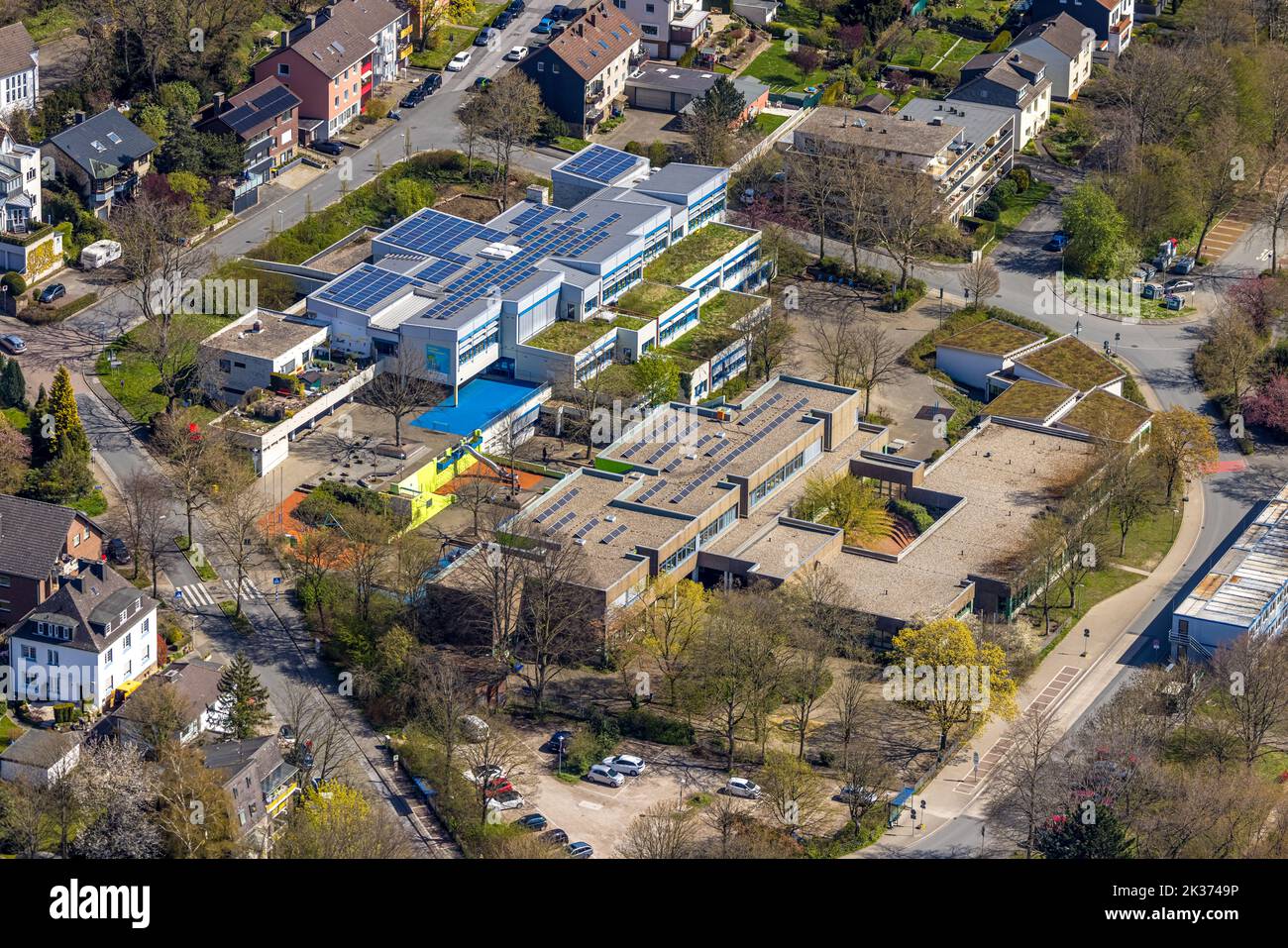 Vue aérienne, Realschule am Bleichstein et Werner Richard School avec toit solaire, Herdecke, région de la Ruhr, Rhénanie-du-Nord-Westphalie, Allemagne, Éducation, Edu Banque D'Images