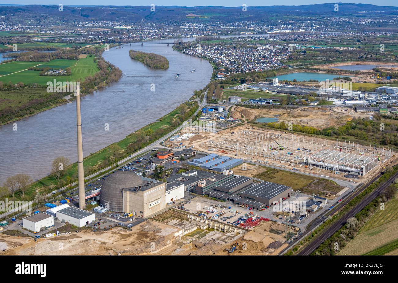 Vue aérienne, centrale nucléaire KKW Mülheim-Kärlich au Rhin avec déconstruction et travaux de démolition, ancienne centrale nucléaire, décommissi Banque D'Images Vue aérienne, centrale nucléaire KKW Mülheim-Kärlich au Rhin avec déconstruction et travaux de démolition, ancienne centrale nucléaire, décommissi Banque D'Images