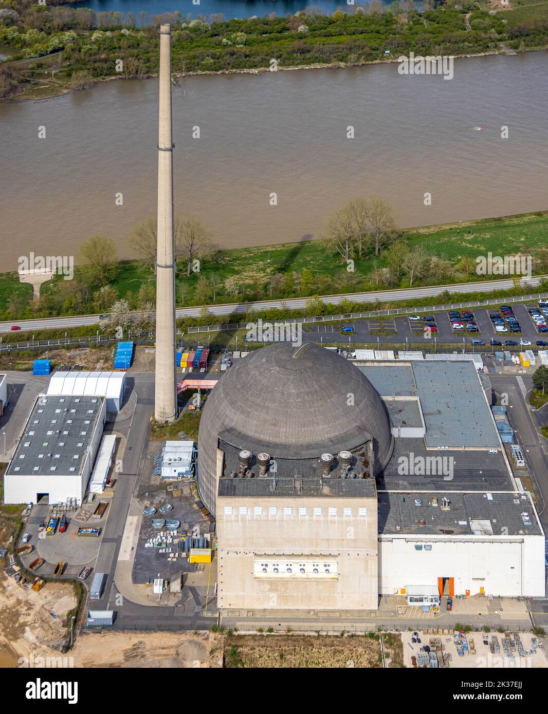 Vue aérienne, centrale nucléaire KKW Mülheim-Kärlich au Rhin avec déconstruction et travaux de démolition, ancienne centrale nucléaire, décommissi Banque D'Images Vue aérienne, centrale nucléaire KKW Mülheim-Kärlich au Rhin avec déconstruction et travaux de démolition, ancienne centrale nucléaire, décommissi Banque D'Images