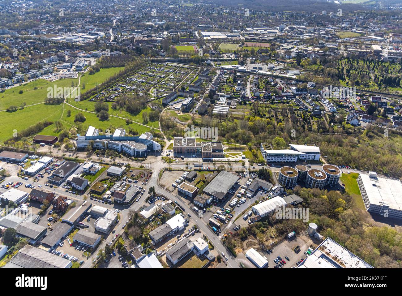 Vue aérienne, Université Witten Herdecke, Annen, Witten, région de Ruhr, Rhénanie-du-Nord-Westphalie, Allemagne, DE, Europe, jardin communautaire, KGV, KGV Common Good Banque D'Images