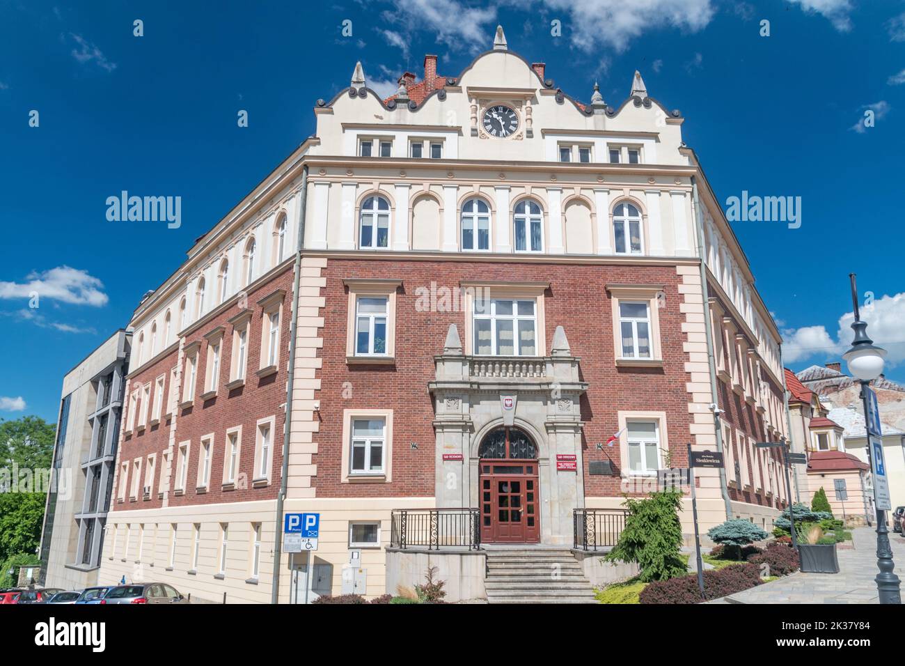 Krosno, Pologne - 12 juin 2022: Cour de district de Krosno. Banque D'Images