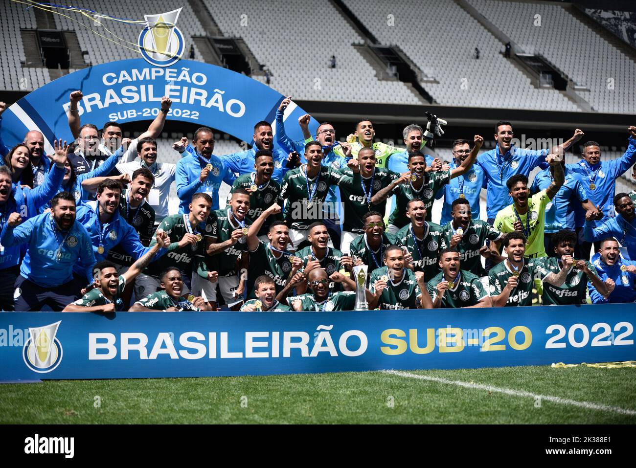 Sao Paulo, Sao Paulo, Brésil. 25th septembre 2022. Sao Paulo (SP), 25/09/2022 - BRASILEIRO SUB-20/CORINTHIENS X PALMEIRAS - Comemoracao do Palmeiras apos partida entre Corinthiens e Palmeiras, valida Pela final do Campeonato Brasileiro de Futebol Sub-20, realizada na Quimica Arena, itaqueste, Sao Paulo de Neo de domingo, 25, Sao Paulo de setza, 2022. O Palmeiras venceu por 1 a 0, com gol de Endrick, e fai campeao do torneio. (Credit image: © Ronaldo Barreto/TheNEWS2 via ZUMA Press Wire) Banque D'Images