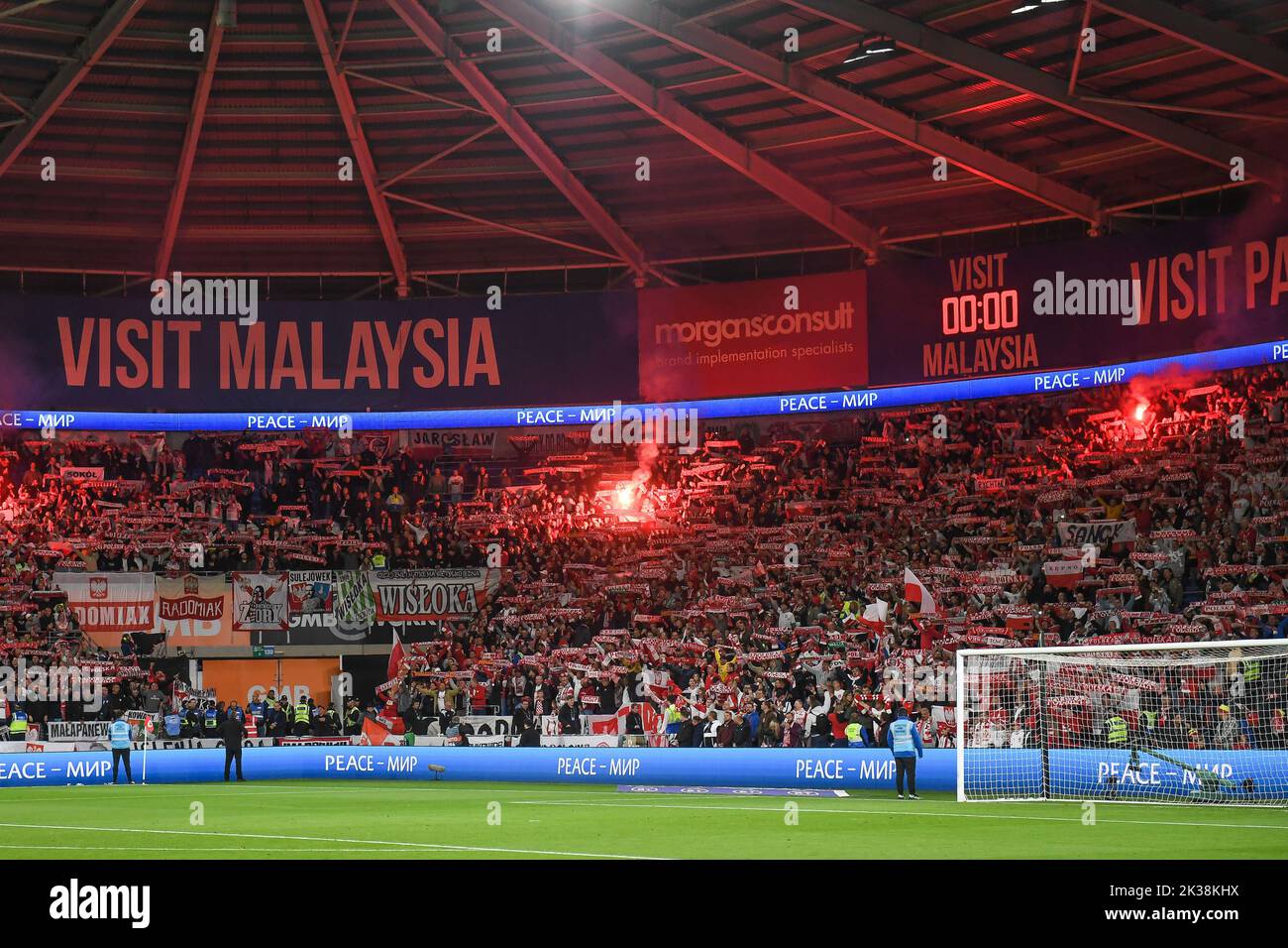 Cardiff, Royaume-Uni. 25th septembre 2022. Les supporters de Pologne lors du match A4 de l'UEFA Nations League Group entre le pays de Galles et la Pologne au Cardiff City Stadium, Cardiff, Royaume-Uni, 25th septembre 2022 (photo de Mike Jones/News Images) à Cardiff, Royaume-Uni, le 9/25/2022. (Photo par Mike Jones/News Images/Sipa USA) crédit: SIPA USA/Alay Live News Banque D'Images