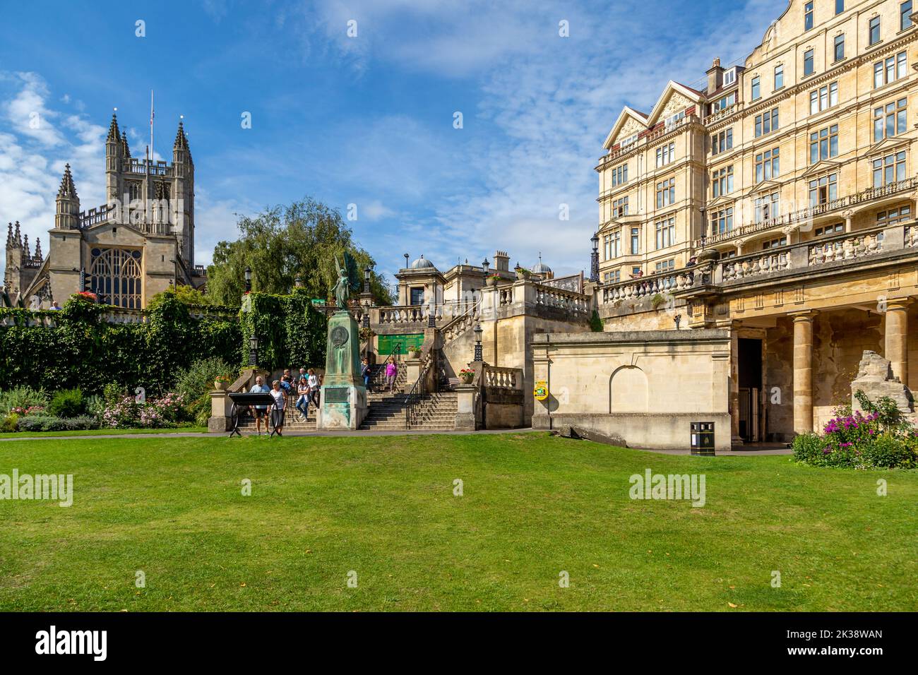 Vue sur Parade Gardens dans la ville de Bath, Somerset, Royaume-Uni. Banque D'Images