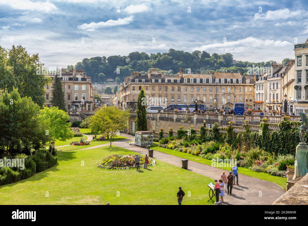 Vue sur Parade Gardens dans la ville de Bath, Somerset, Royaume-Uni. Banque D'Images