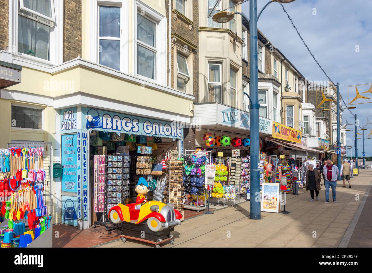 Boutiques de souvenirs, Regent Road, Great Yarmouth, Norfolk, Angleterre, Royaume-Uni Banque D'Images