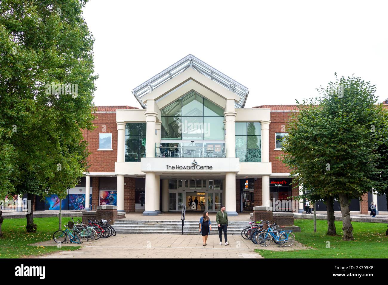 Le Howard Center Shopping Mall, Welwyn Garden City Centre, Hertfordshire, Angleterre, Royaume-Uni Banque D'Images