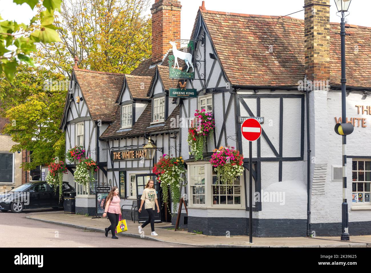 Le 15e siècle White Hart Pub, Place du marché, Biggleswade, Bedfordshire, England, United Kingdom Banque D'Images